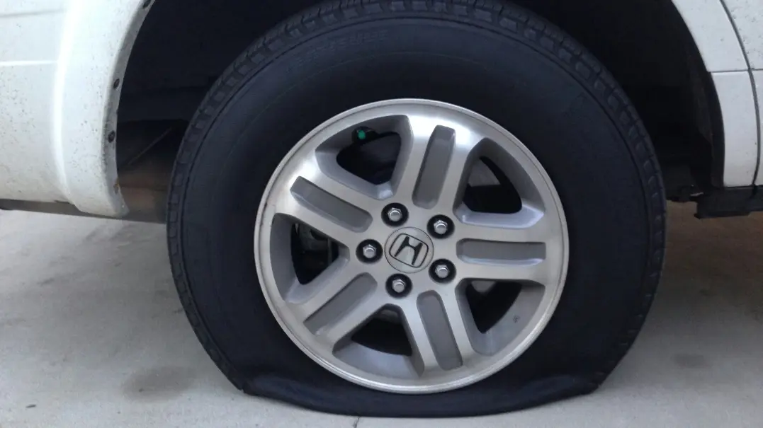 Professional tire repair and replacement services including flat tire repair, new and used tires, and tire mounting at Bani Auto Repair